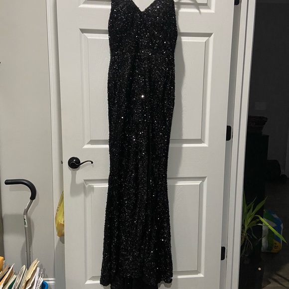 MISSORD OPEN BACK SPLIT THIGH SEQUINS PROM DRESS /  SIZE:  M / COLOR: BLACK - Picture 2 of 5